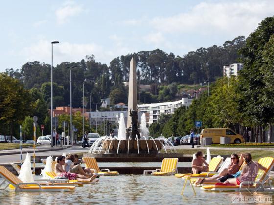 噴泉形成的海濱景象第1張圖片 噴泉形成的海濱景象第1張圖片