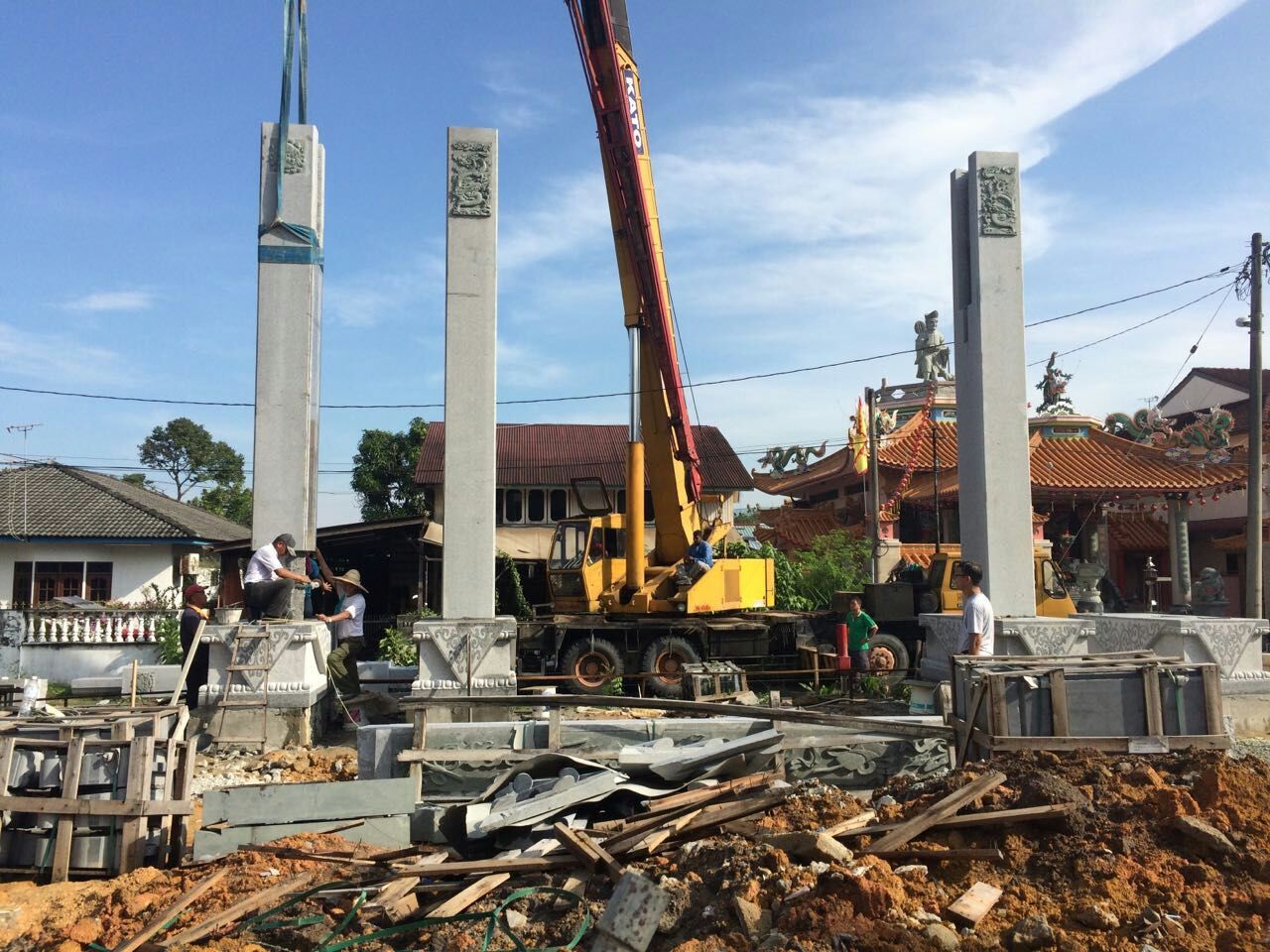 本公司的石雕牌坊(馬來西亞客戶)安裝中